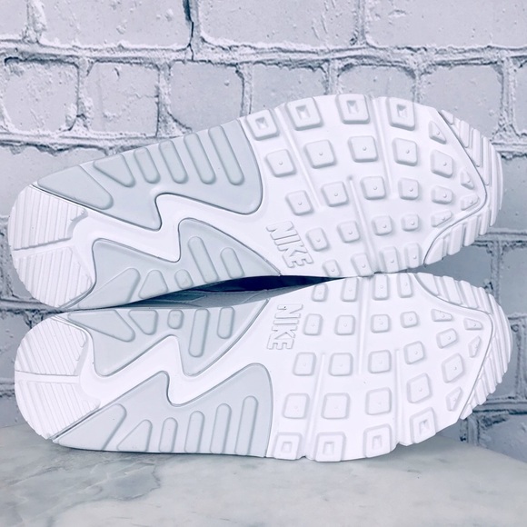 Nike Air Max 90 White Shoes Adult Unisex Blue Swoosh Sneakers DX0115-100 - Picture 6 of 11